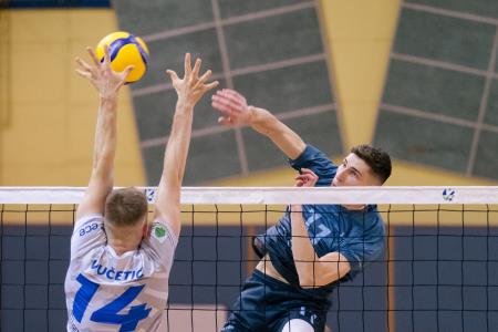 Z veliko truda le strli odpor Ravenčanov (2)